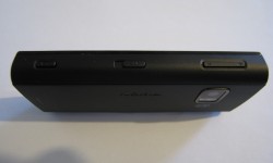 Nokia X6 - Side Right