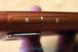 Stunning live photos of Orange (Red?) Nokia N8 –  "most impressive pre-production hardware weâ€™ve seen"