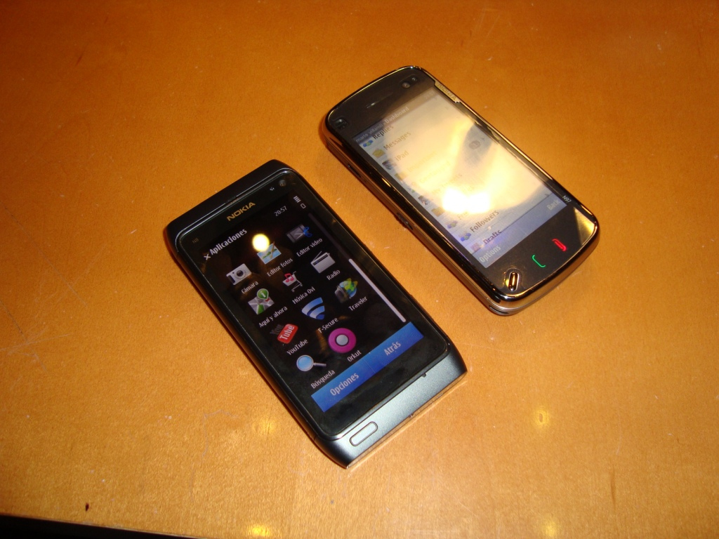 Photos: Nokia N8 vs N97