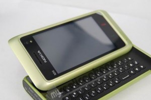 Gallery: Nokia RM-626/E7/"N9"/N8-02/N98/N8 QWERTY China Clone (and another video)