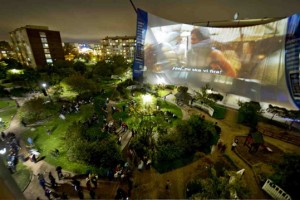 Feckin Incredible Video: World's Largest Cinema Screen – played on the Nokia N8 HDMI