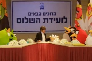 Video: Momentous Angry Birds Peace Treaty Skit. End of the feud?