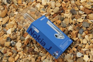 Video: Nokia J (BH-806) Bluetooth headset unboxing, gallery and preview.