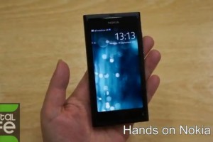 Video: Nokia N9 Review (eng) – MeeGo – “OS for dummies, no problems multitasking 36 apps”