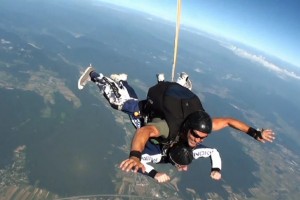 Video: Nokia Skydive Day 2011