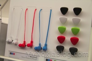 Accessories Gallery: Nokia Luna Alien NFC Bluetooth earpieces, black, pink, green, white and blue