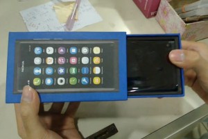 Video: Nokia N9 Unboxing (recorded by Nokia N9) #n9ception