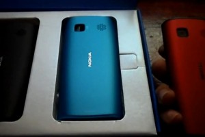Video: Nokia 500 unboxing, covers and hands on