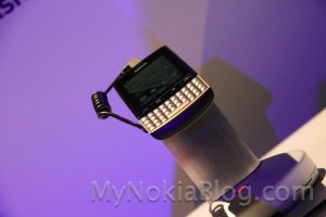 Gallery: Nokia Asha 303, S40 QWERTY touch and type