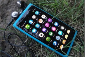 Super Massive Review of the Nokia N9!