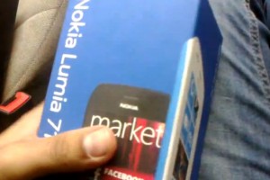 Video: Nokia Lumia 710 (black) unboxing