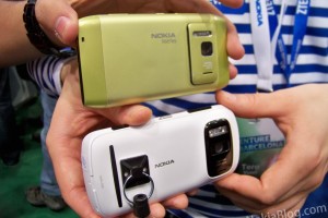 Hands on with 808 Pure view