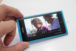 Video: Flash demoed on the Nokia N9 (BBC iPlayer)