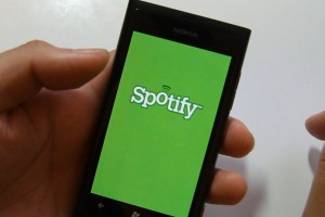 Lumiappaday #157: Spotify demoed on the Nokia Lumia 800