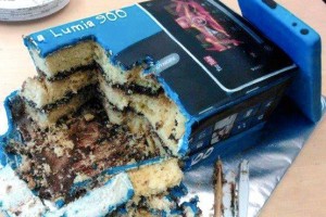 Yummy! Nokia Lumia 900 Cake!