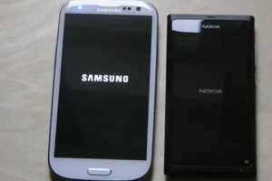 Video: Nokia N9 vs Samsung Galaxy SIII Startup Time