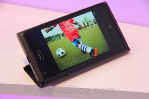 Accessories: Awesome leather case that turns into a stand for the Nokia Lumia 900