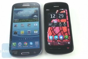 Video: Nokia 808 PureView vs Samsung Galaxy S III