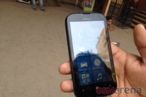 Nokia Lumia 510 spotted in the wild, 4″, expected around 150USD coming to China by the holidays.
