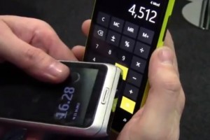 Video: Nokia E7 as a stylus for Nokia Lumia 920 (SuperSensitiveScreen)