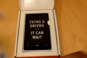 Video: Nokia Lumia 920 high gloss white unboxing