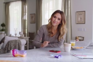 Video: Jessica Alba and her Ferrari Red Nokia Lumia 920 (WP8 promo)