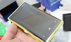 yellow nokia lumia 920 unboxing(1)