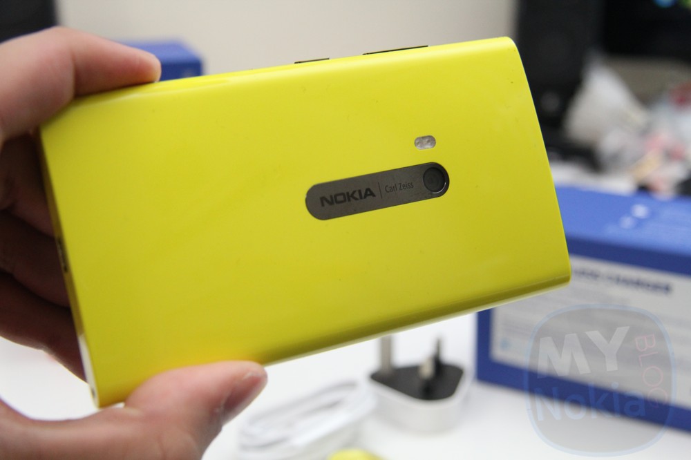 nokia lumia 920 yellow