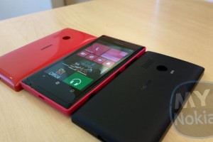 Live Pic: Nokia Lumia 505 Photo (Red/Black)