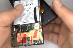 Video: 33 Minute Nokia Lumia 920 Disassembly & Assembly (Screen and Case replacement)