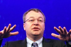 Elop On an Android Nokia Phone: “Anything Is Possible” [Updated]