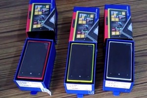 Video: Red White and Yellow Nokia Lumia 920 Unboxing