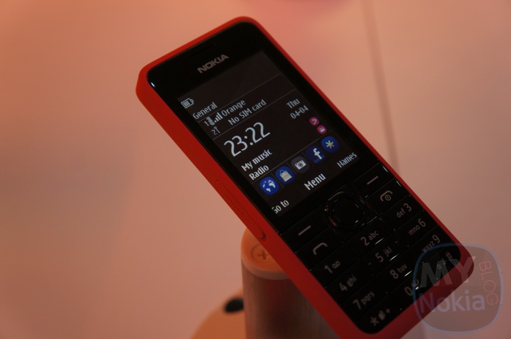 Video: Voice Guided Self Portrait on Nokia 301 #MWC13
