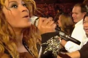 Name that Nokia: Beyonce sings with fan – but “what’s them there Nokias?”