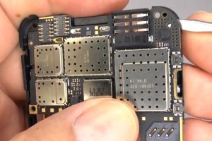 Video: Nokia Lumia 620 Disassembly and Reassembly, Internals and guts of the 620