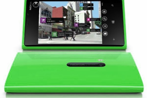 Green Lumia 920 Pops Up Down Under