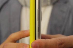 Thickness comparison: Nokia Lumia 920 versus the slimmer, lighter Nokia Lumia 925