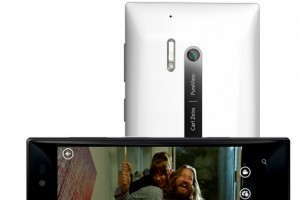 Pic: Back of the Nokia Lumia 928 – Xenon flash, LED, and curvy back confirmed