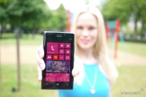 Ellen Reviews the Nokia Lumia 925, bests Panasonic GF3 in extreme low light without flash!