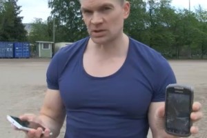 Video: iltalehti.fi endurance tests the Nokia Lumia 920 against Galaxy Xcover 2