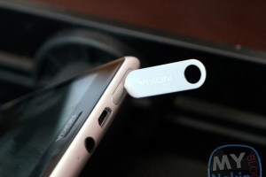 Video: How to Insert Sim into Lumia 925