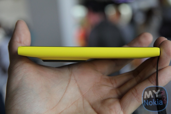 MNB IMG_0208 Nokia Lumia 1020 yellow