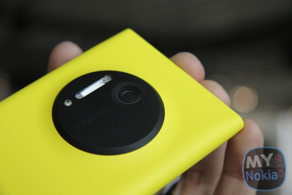 MNB IMG_0216 Nokia Lumia 1020 yellow