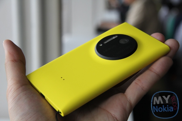 MNB IMG_0290 Nokia Lumia 1020 yellow