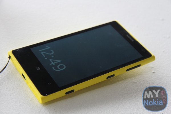 MNB IMG_0304 Nokia Lumia 1020 yellow