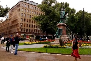 Video: Nokia Lumia 1020 Unboxing, video zoom test (and night stabilisation)