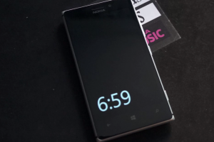 Nokia Sleeping Screen Update, Hover Hand to Wake Phone (Video)