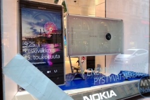 Nokia Flagship Store Helsinki Nokia Lumia 925 launch (preparation in Window)