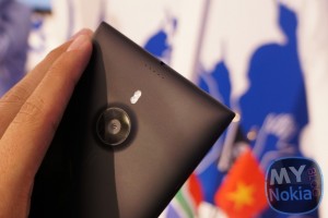 So What Are Those Five Dots on the Top of the Lumia 1520 Anyways?