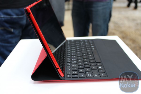 Nokia Lumia 2520 Arrives in Australia; Brings Red Power Keyboard
